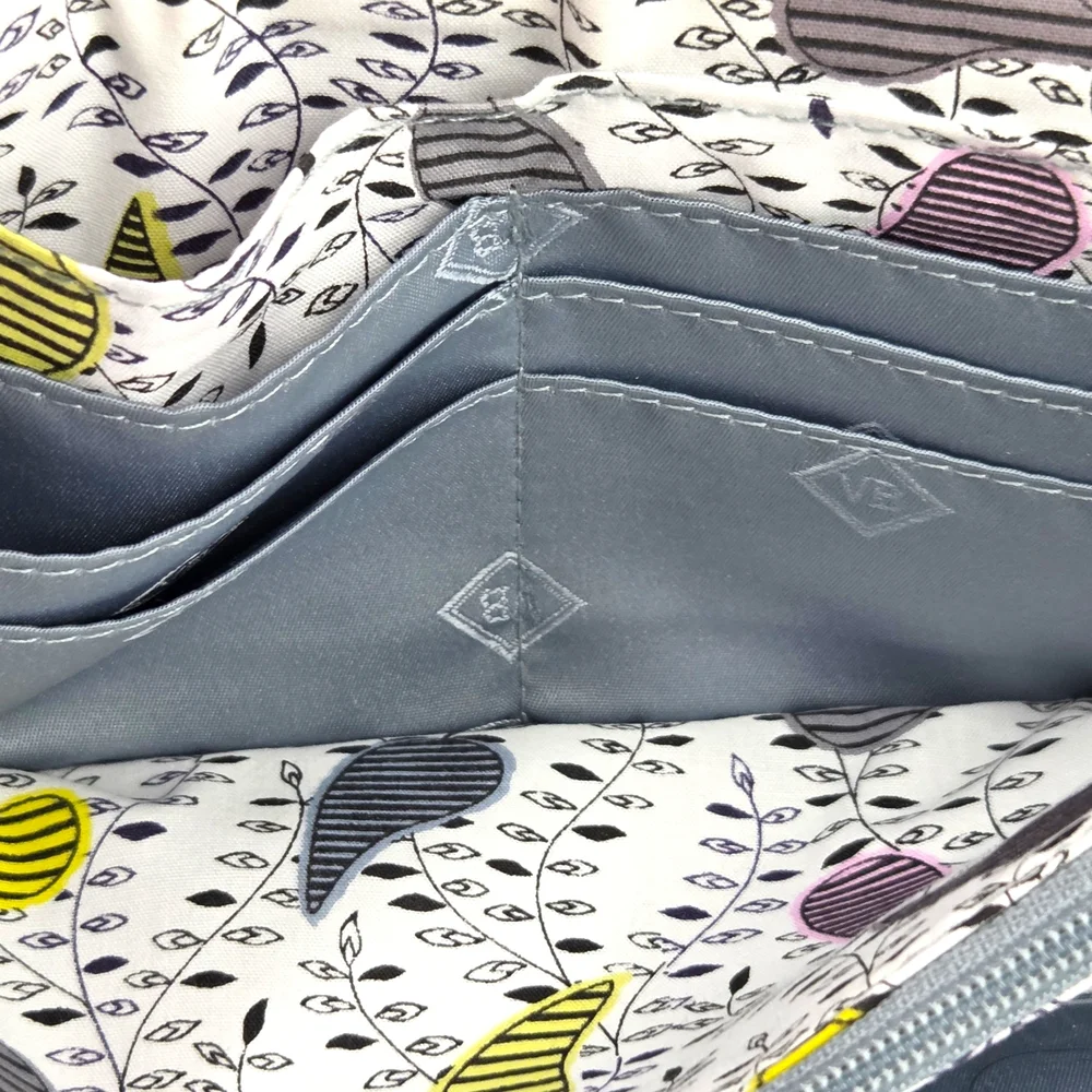 Vera Bradley Plaza Tile Floral Geometric RFID Large Tab Wallet Spring 2021 NWOT - Picture 8 of 16